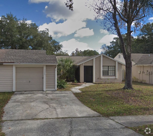Building Photo - 3208 Russett Dr