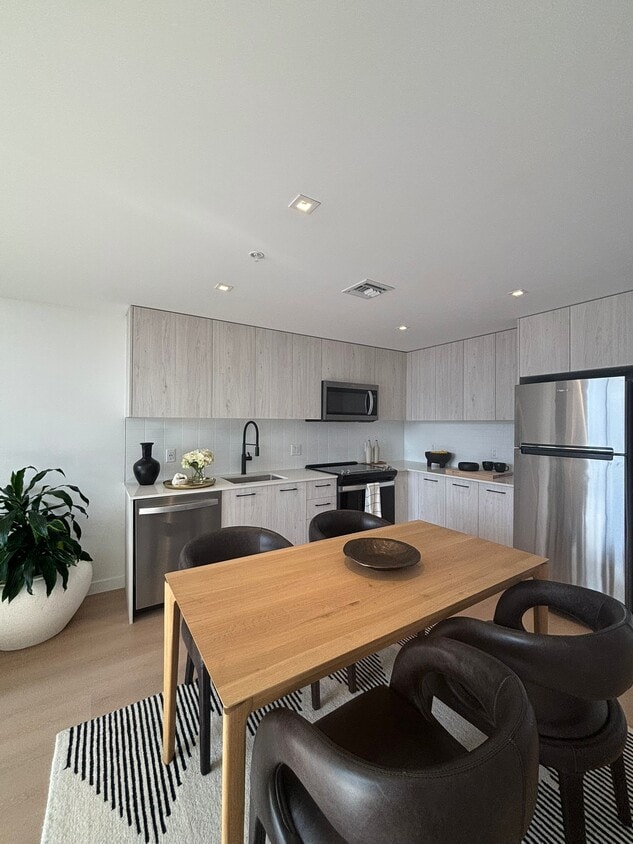 Foto principal - 60 NW 31st St