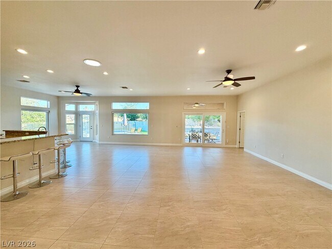 Foto del edificio - 10541 Broom Hill Dr