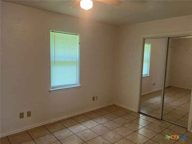 Building Photo - 516 Wolf St