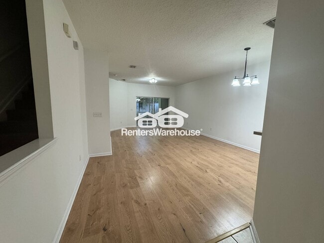 Building Photo - 9759 Summer Grove Way E