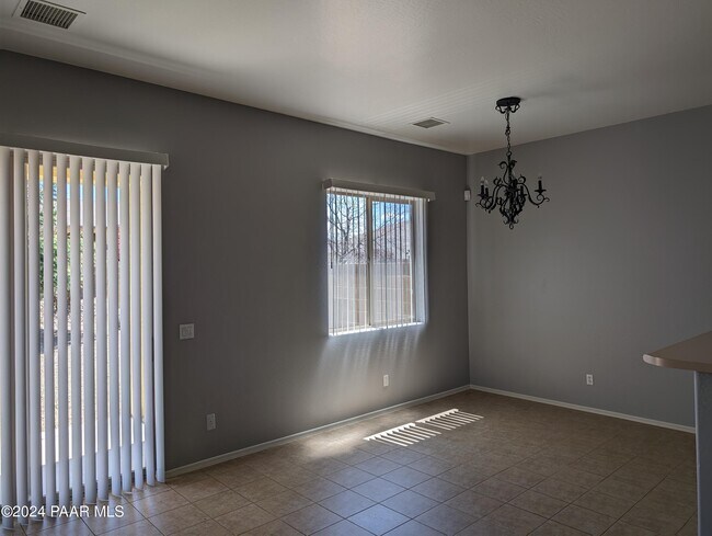 Building Photo - 6813 E Falon Ct