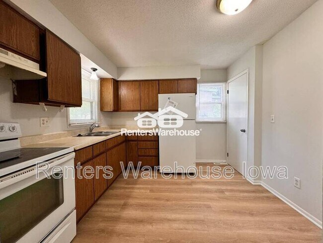 Building Photo - 1332 E 37th St