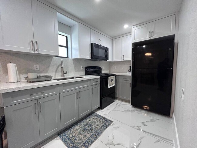 Foto del edificio - 1283 NE 110th St