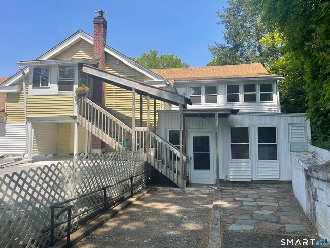 Building Photo - 42 Fisher Hill Rd