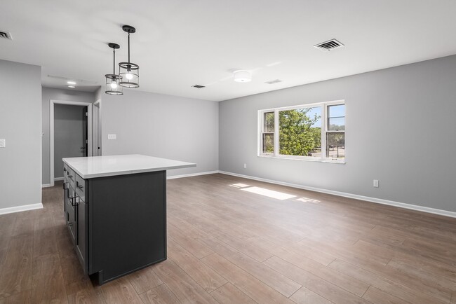 Foto del edificio - 2699 East Main Street, Unit B