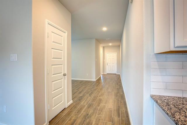 Foto del edificio - 3613 Bluestem Blvd