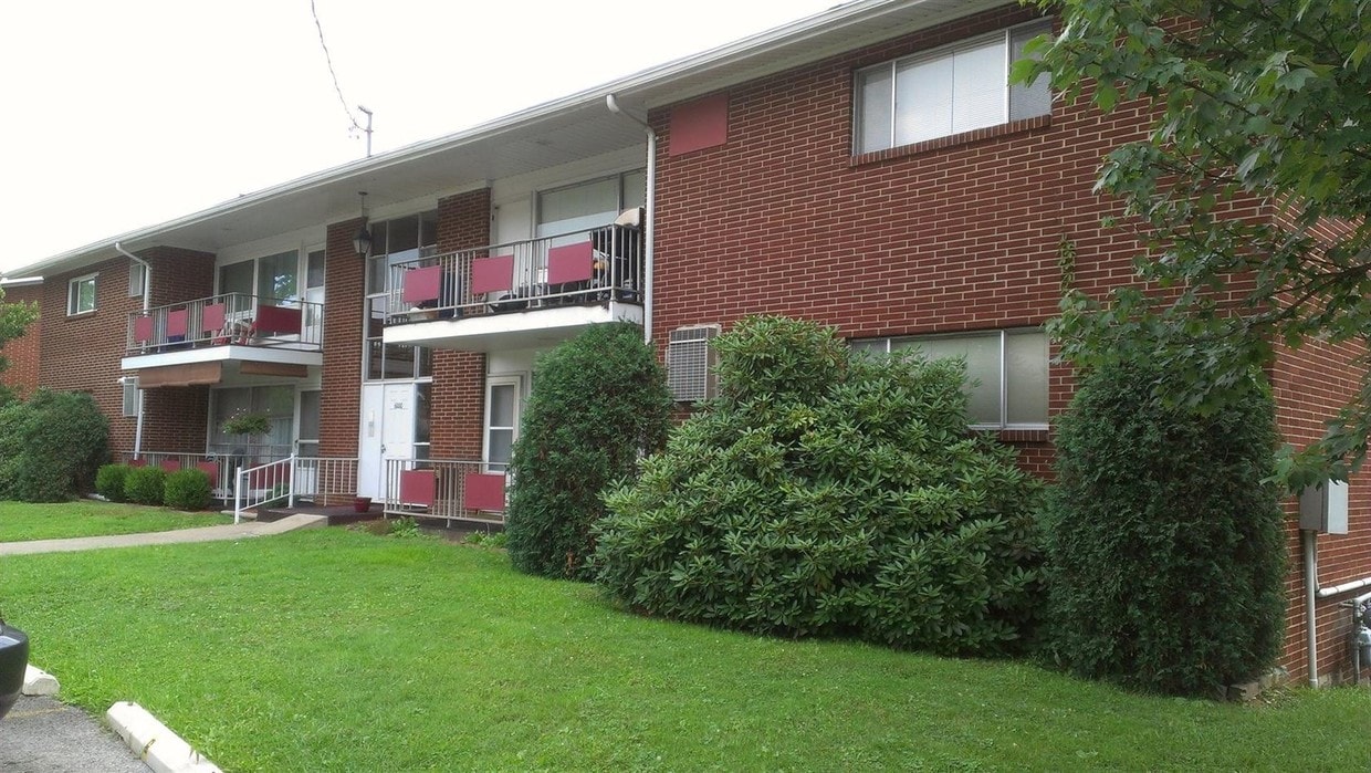 Primary Photo - 2 br, 1 bath House - 5201 Mountainview Manor