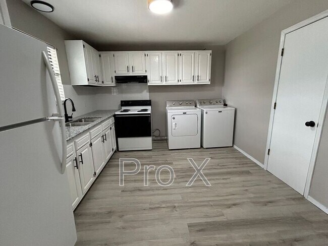 Foto del edificio - 1702 S Powell St