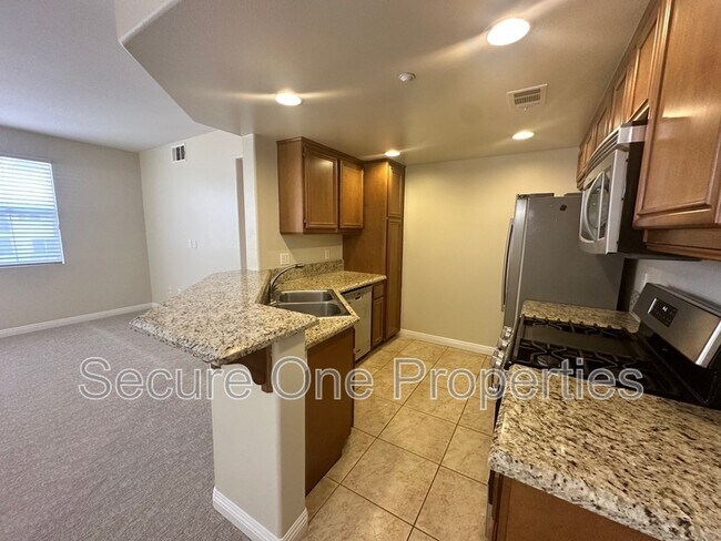 Foto del edificio - 208 Riverdale Ct