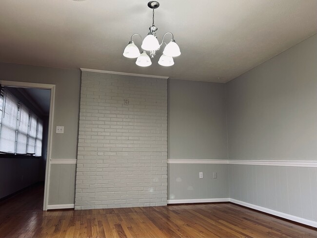 Building Photo - 413 Briarmont Dr