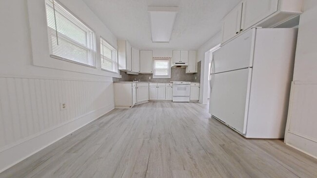 Foto del edificio - 927 E Dayton Ave