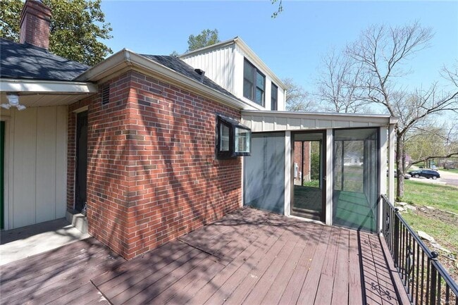 Building Photo - 4 Girard Dr