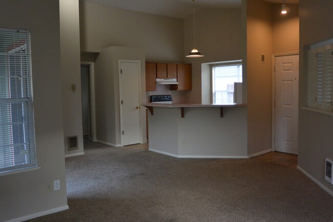 Building Photo - 8307 NE Starflower Ct