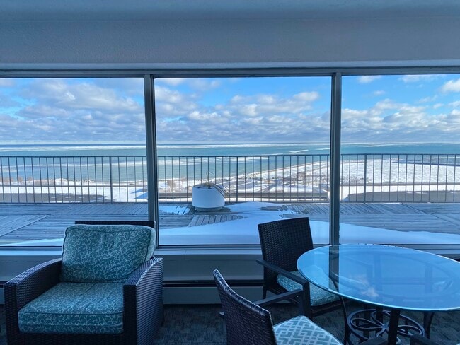 Foto del edificio - 1919 N Summit Ave