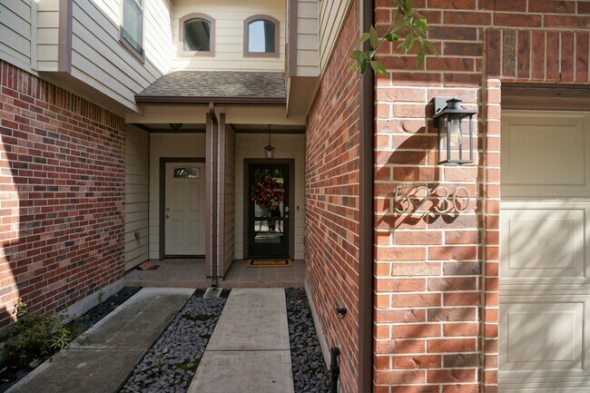 Foto del edificio - 5230 Brinkman Ct