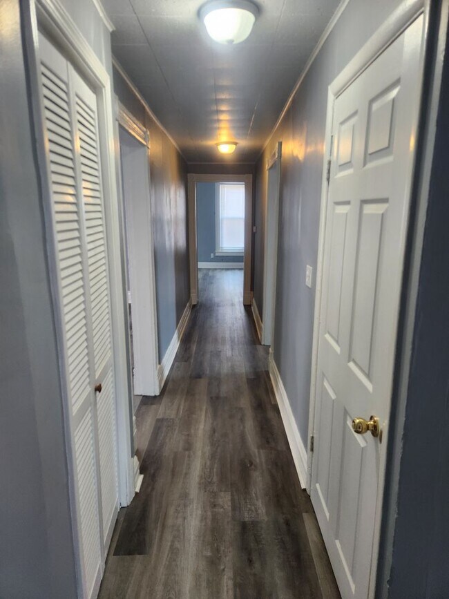 Foto del edificio - 2 Bedroom, 1 Bathroom Apartment