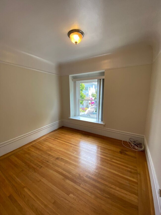 Foto del edificio - Lovely 2-bedroom Condo in Cole Valley - Ex...