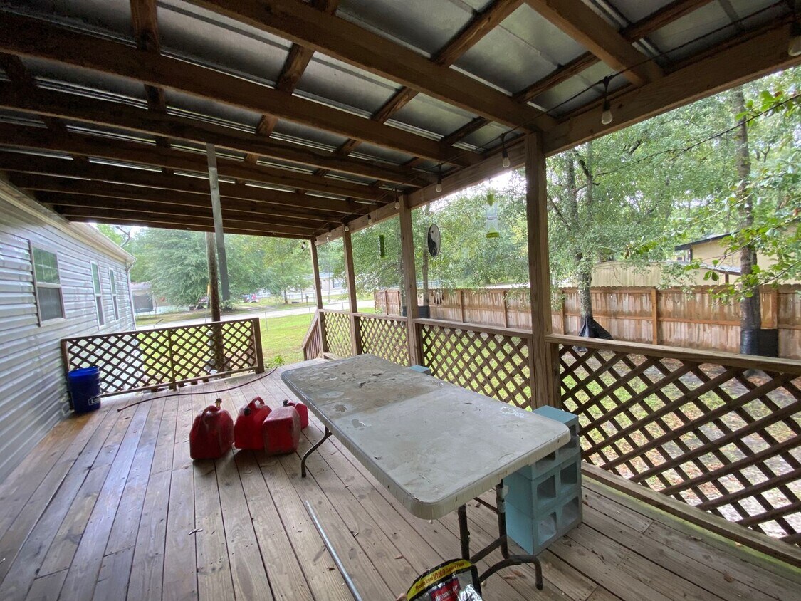 Primary Photo - 4 Bedroom 2 Bath Pet Friendly home.