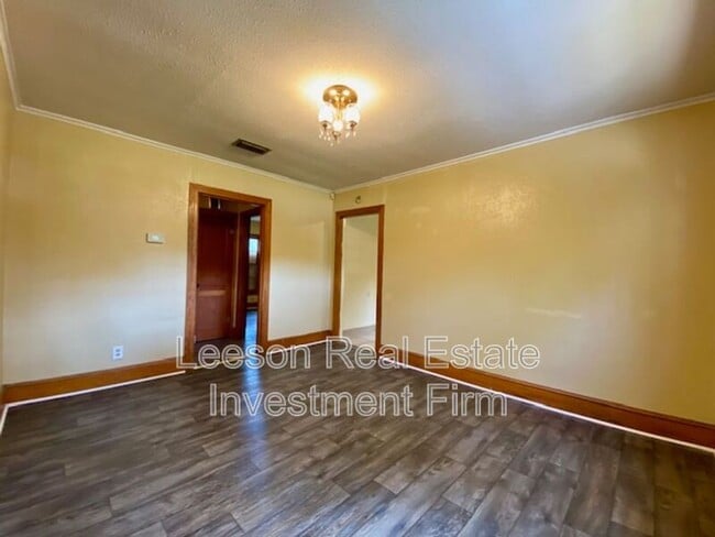 Building Photo - 2528 Westover Rd