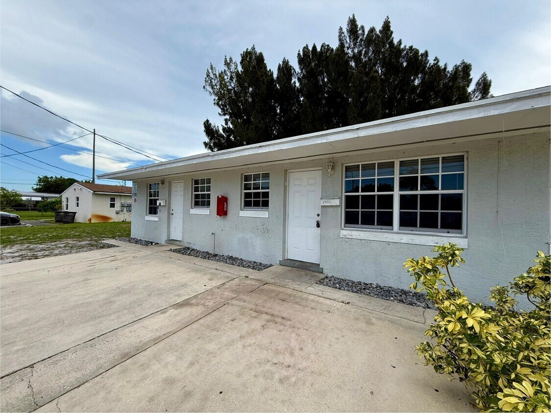Foto principal - 4306 Greenwood Ave