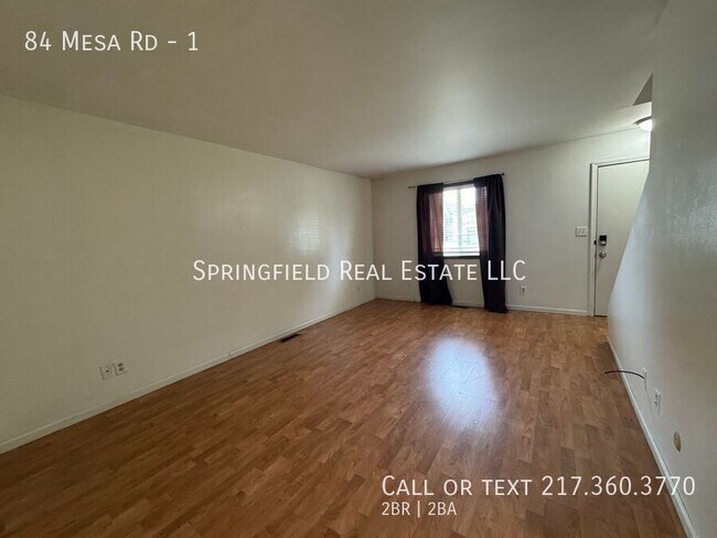 Foto del edificio - 84 Mesa Rd