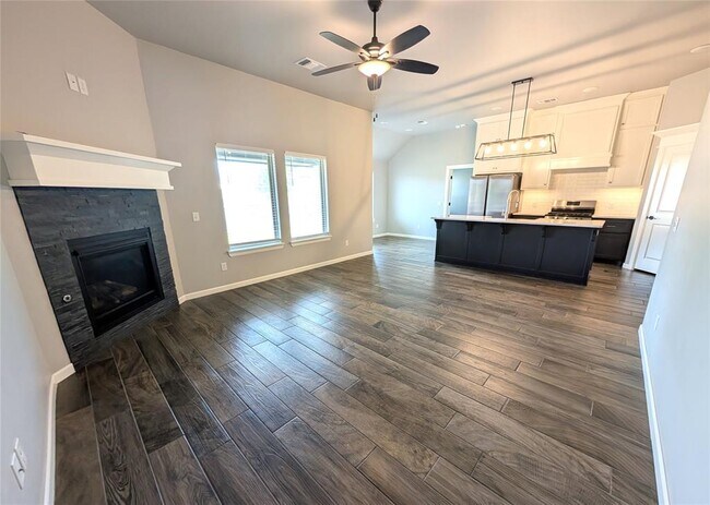 Building Photo - 5225 Lannister Ln