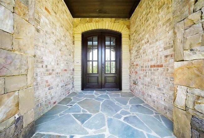Building Photo - 802 Jamont Cir