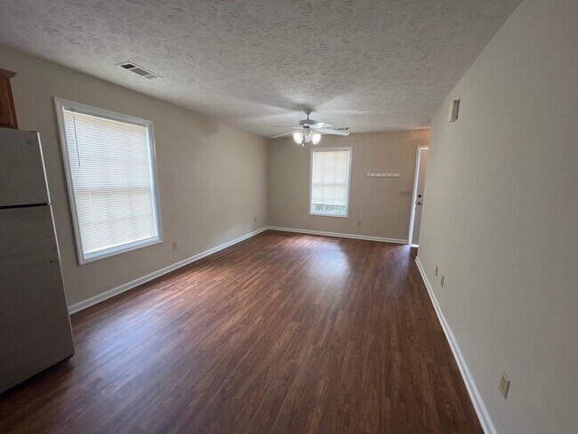 Building Photo - Taleeda 453-457