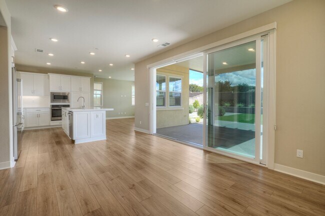 Building Photo - 6675 Agave Cir