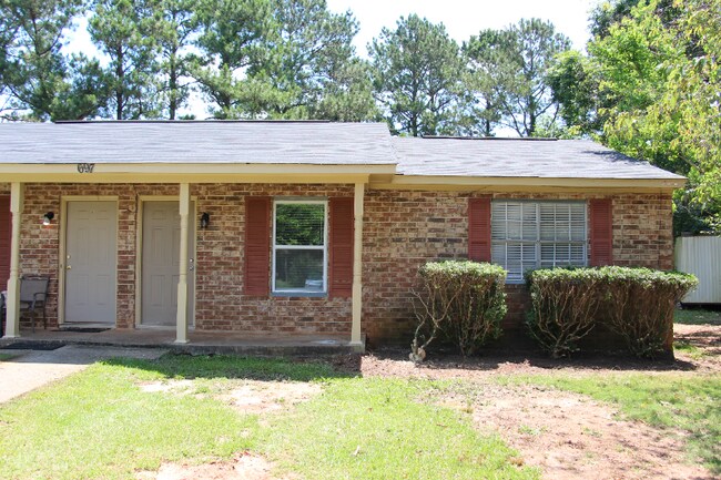 Building Photo - 697 Coventry Cir