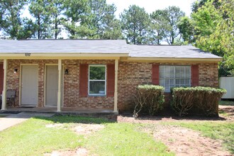 Building Photo - 697 Coventry Cir