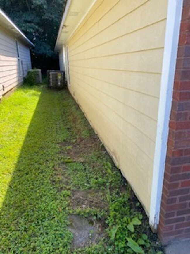 Building Photo - 714 Pinehill Court