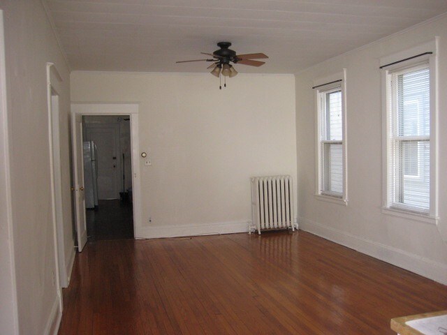 living/dining space - 702 Myrtle Ave