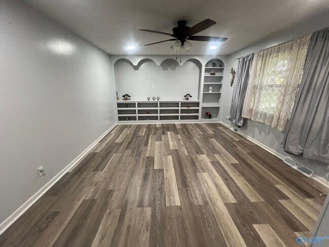 Foto del edificio - 409 Cumberland Dr SE