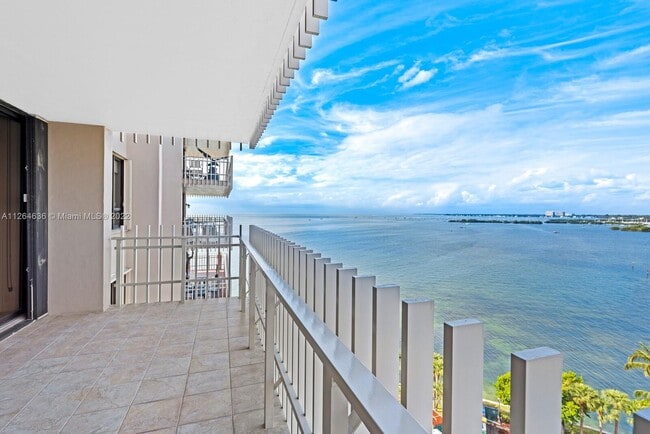 Building Photo - 1 Grove Isle Dr