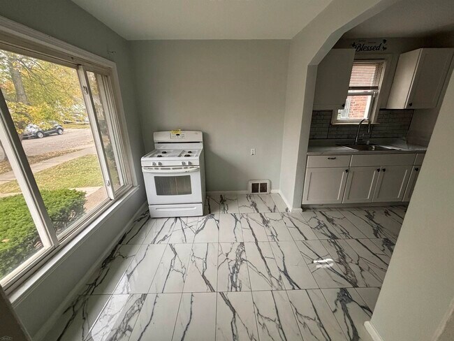 Foto del edificio - 7795 Heyden