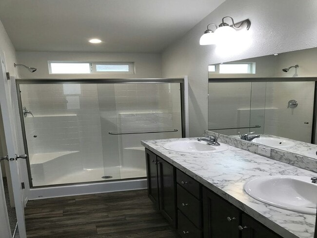 Building Photo - 415 N Akers St