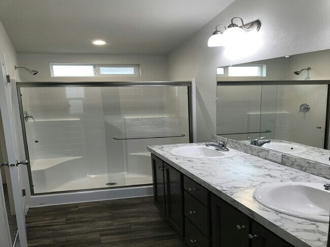 Foto del edificio - 415 N Akers St