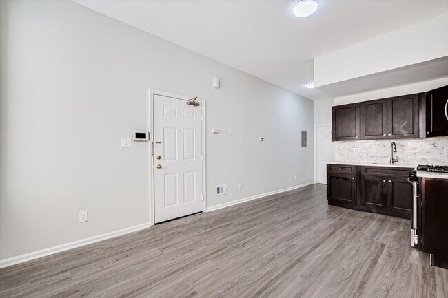 Foto del edificio - 213 Hall Ave