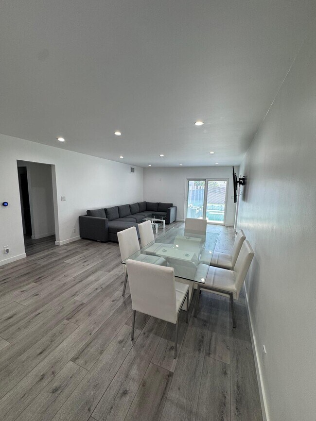 Foto del edificio - 7101 Sunnybrae Ave