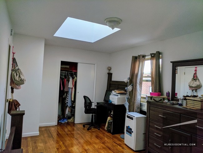 Building Photo - 2227 33rd St