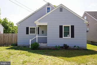 Building Photo - 1007 Spring Ave