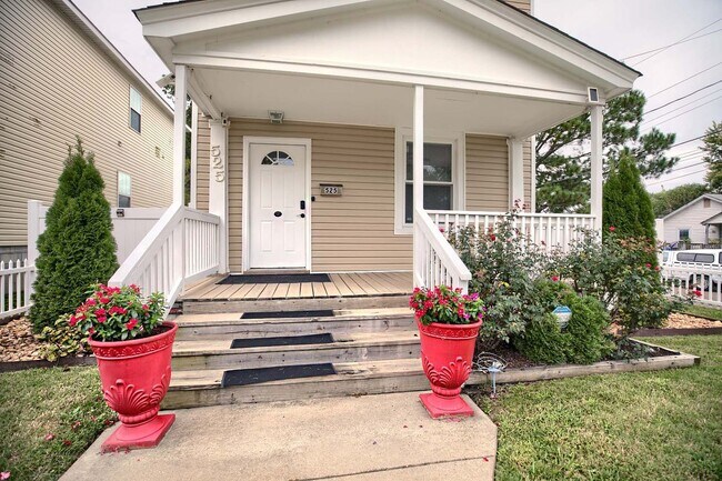 Foto del edificio - Call Sabrina Thomas Office at 757-767-0767...