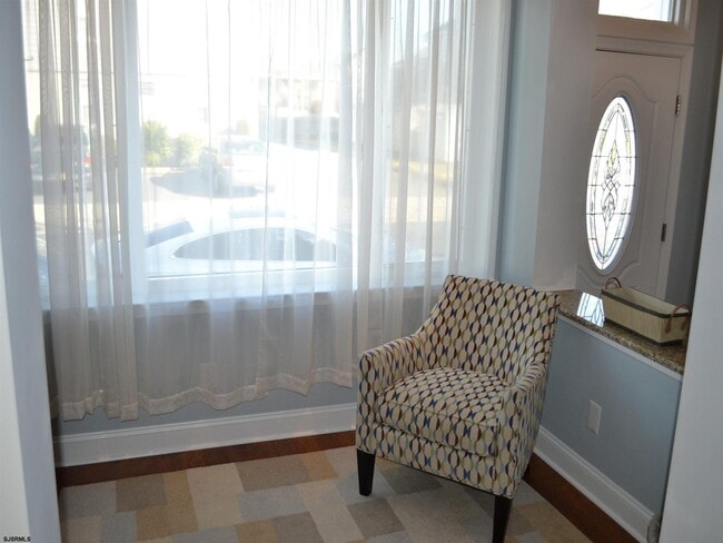 Building Photo - 12 S Franklin Ave