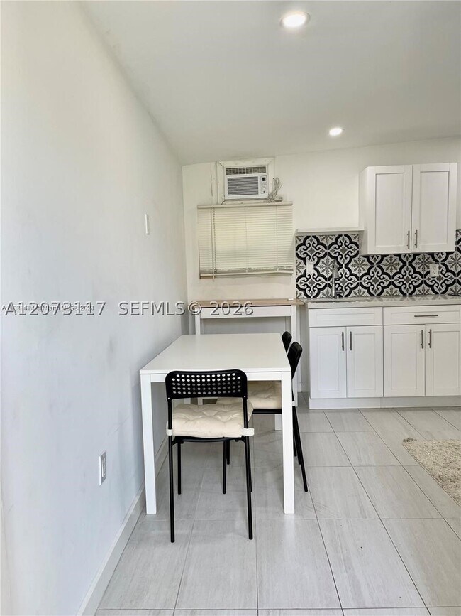 Foto del edificio - 2310 N 57th Ave