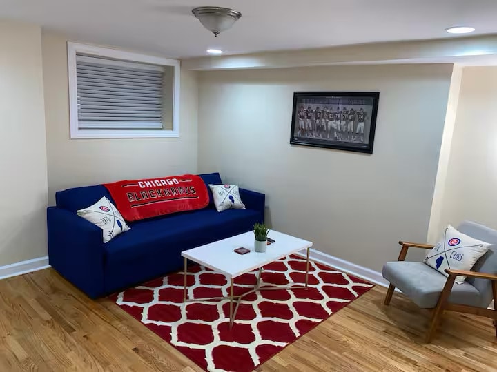 Primary Photo - 3600 S Giles Ave