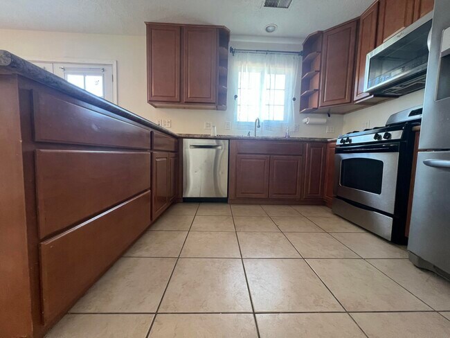 Building Photo - 6116 Cloudcroft Rd NW