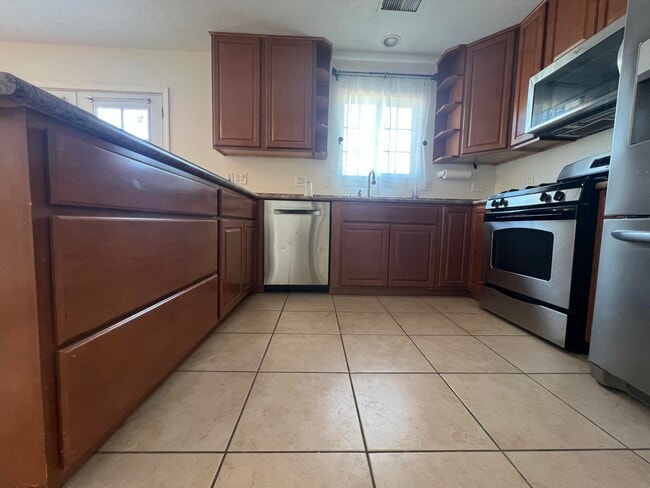 Foto del edificio - 6116 Cloudcroft Rd NW