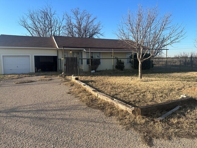 Building Photo - 6900 W Dunn St